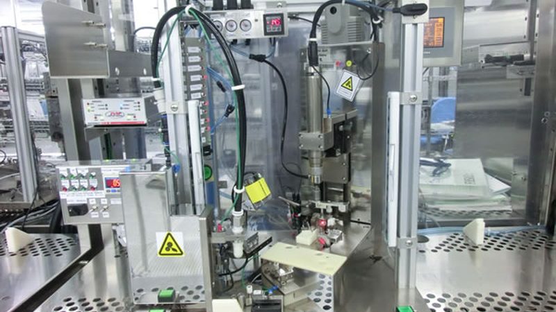 在确定了生产线需求后，接下来便是对比不同机器人的性能参数。以下是一些关键参数：
